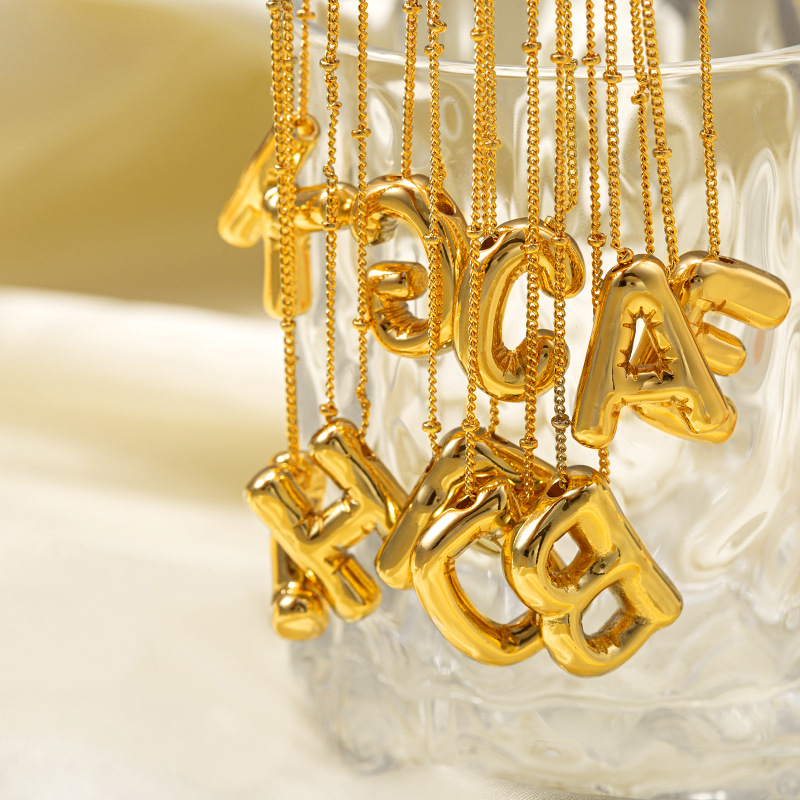 CARLIDANA Bubble 26 Letters Na - Initial Letter Necklace 18K Gold 评论和价格